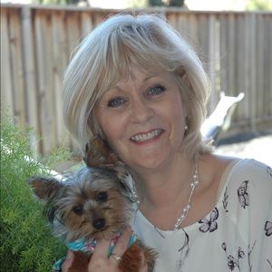 Meet your Posher, Renee